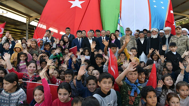 Vali Şıldak Ceylanpınar'da eğitime destek verdi: "Şanlıurfa'da eğitimde seferberlik başlattık"