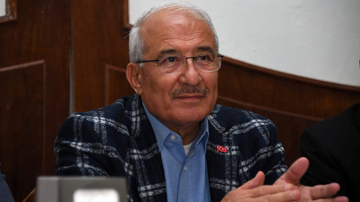 Polis ve savcı diye tanıttılar! Vekilin servetini aldılar