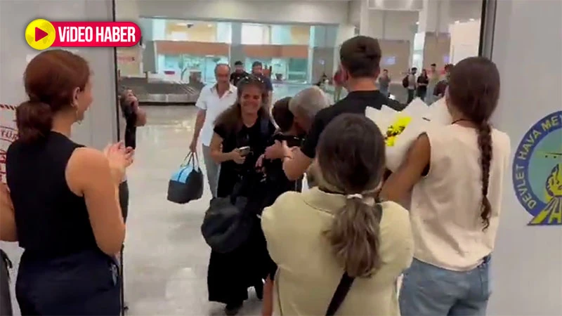 İmralı'dan ilk tahliye! Zılgıtlarla karşılandı