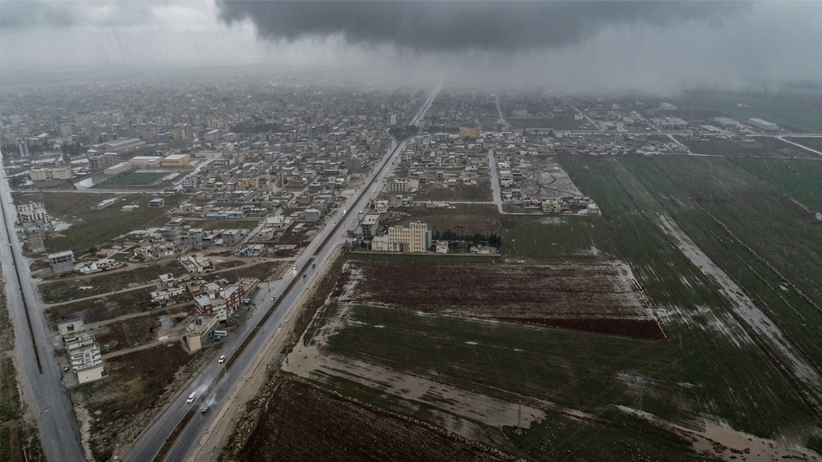 Şanlıurfa’nın ilçesi için kritik uyarı! “Zorunda kalmadıkça dışarı çıkmayın”