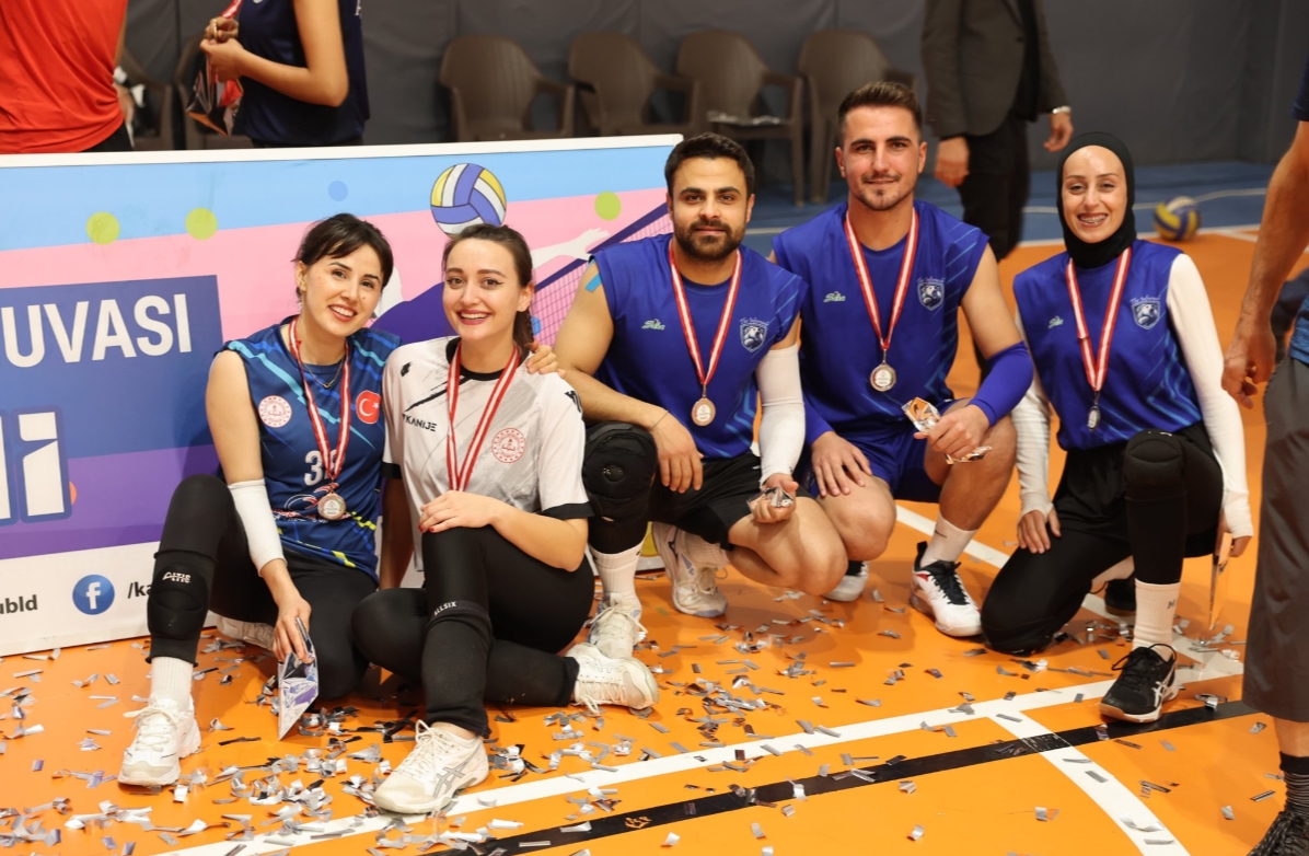 Öğretmenler arası turnuva sona erdi... Dereceye girenlere ödül