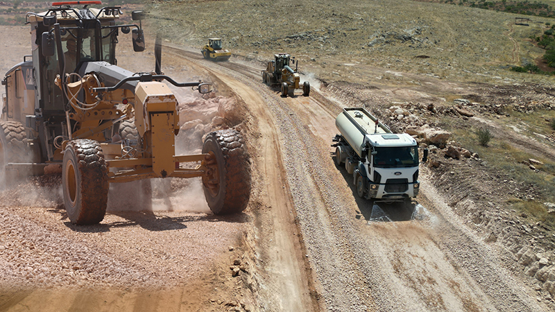 Şanlıurfa’da 30 mahalleyi birleştiren yol yapılandırılıyor