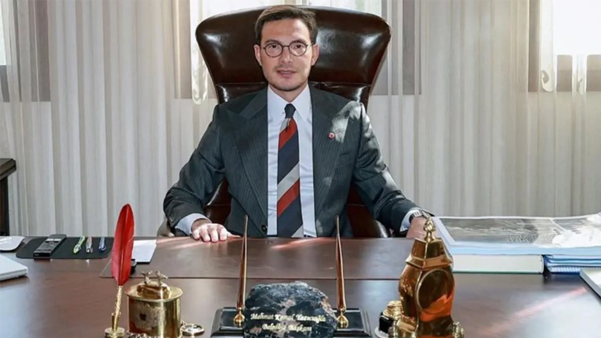 "Süper Vali"nin oğlunun makam odasında şok! Kontrol sırasında bulundu