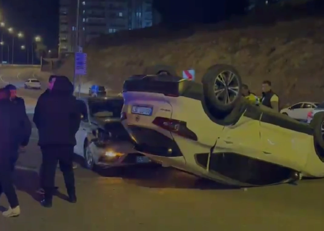 Şanlıurfa'da iki araç çarpıştı! Yaralılar var (23.01.2025)