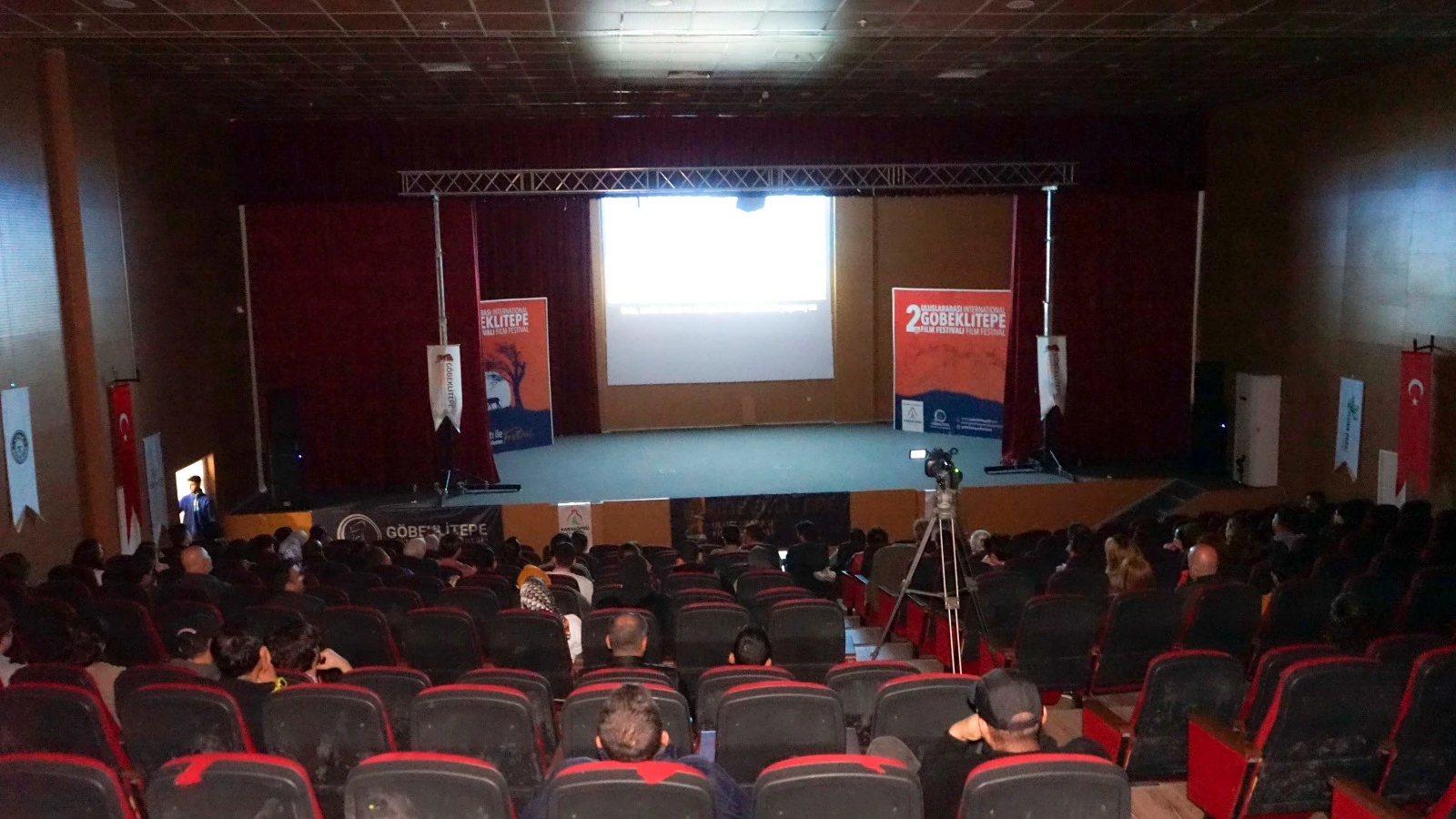 Karaköprü'de film festivali gösterimleri başladı