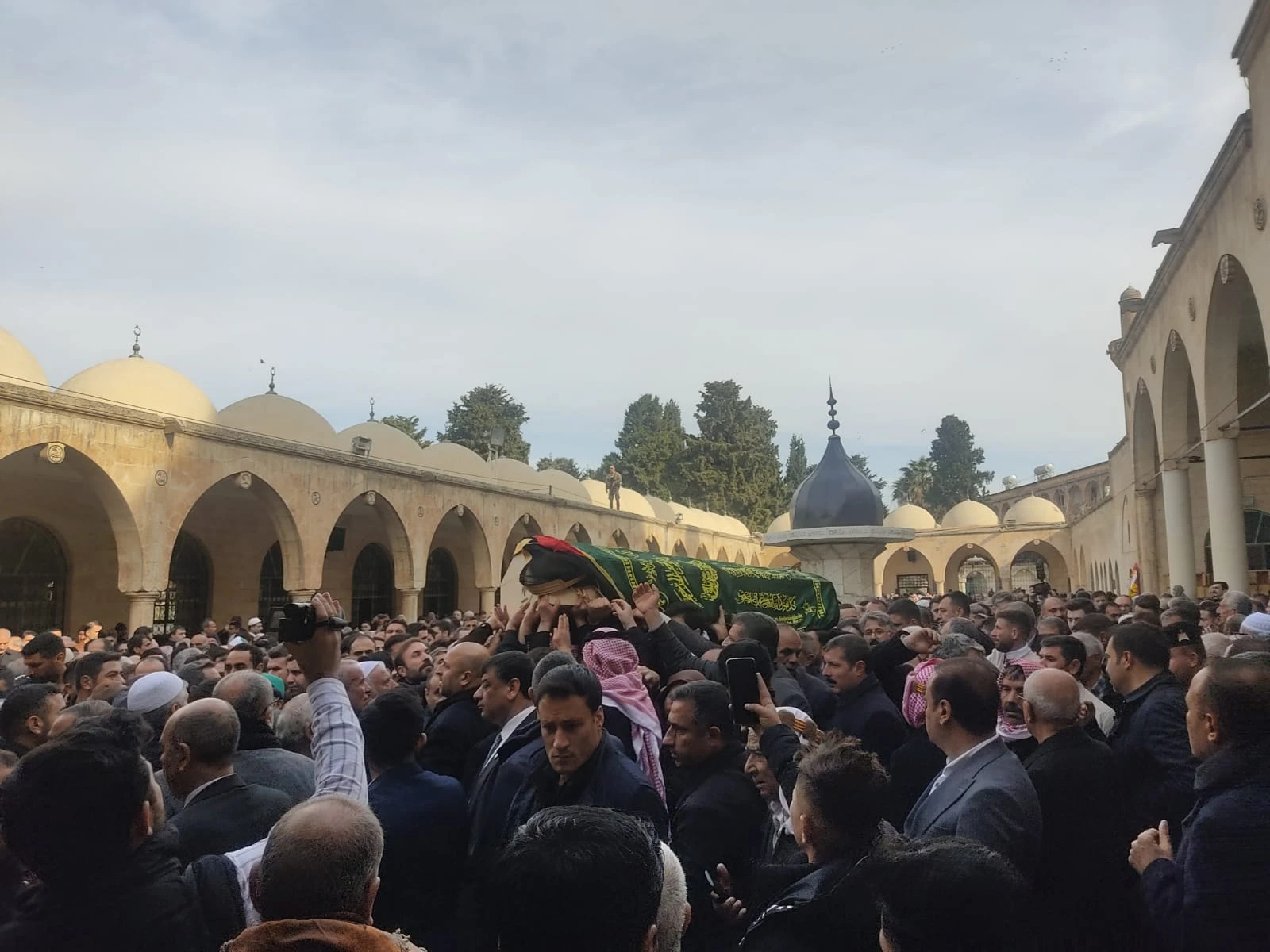 Halil Özcan’a veda! Eski Şanlıurfa milletvekili son yolculuğuna uğurlandı