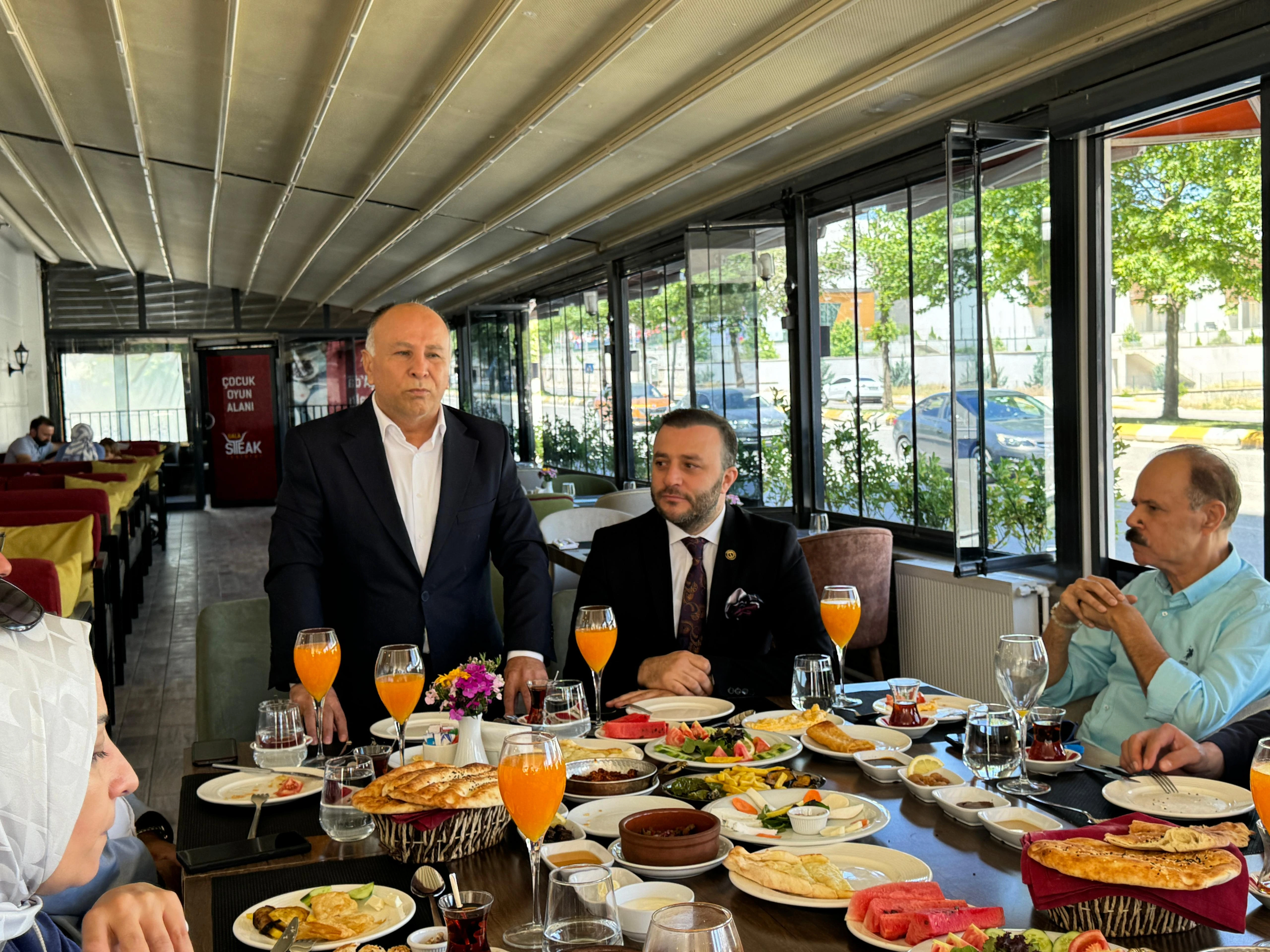 Gala Steak Restoran sahibi Karaaslan: Yemediğimizi yedirmiyoruz