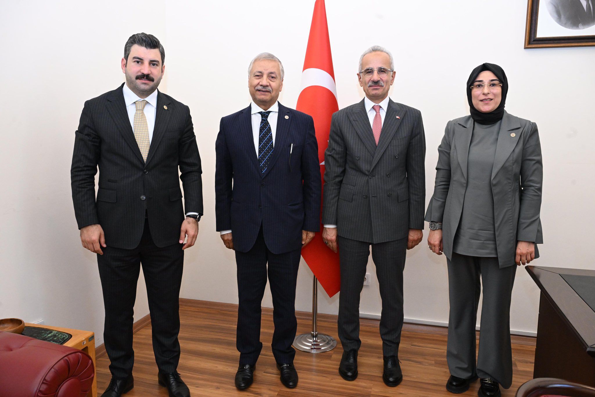 Vekil Eyyüpoğlu duyurdu! Şanlıurfa'dan ilk dış hat uçuşu için tarih verildi...