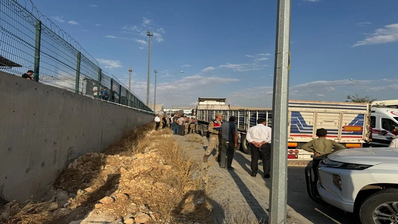 Şanlıurfa'da korkunç kaza! Dorsenin altında can verdi