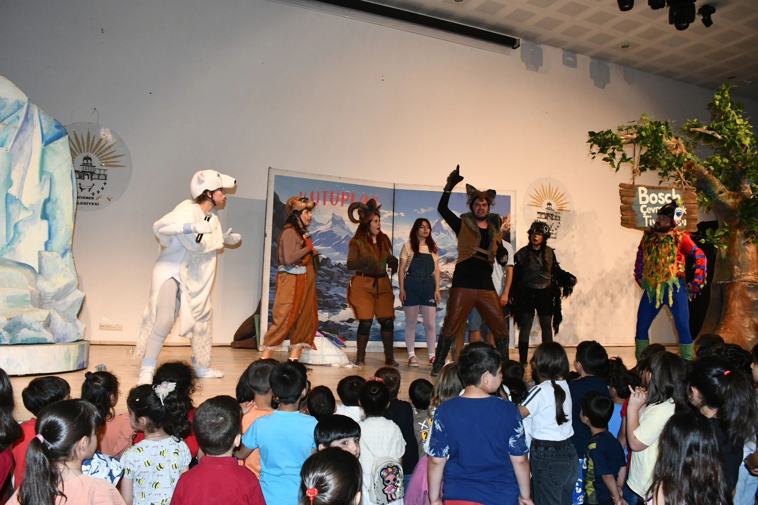 Siverek Belediyesi’nden “Çevre Dostu” tiyatro... Aileler ve çocuklardan alkış topladı