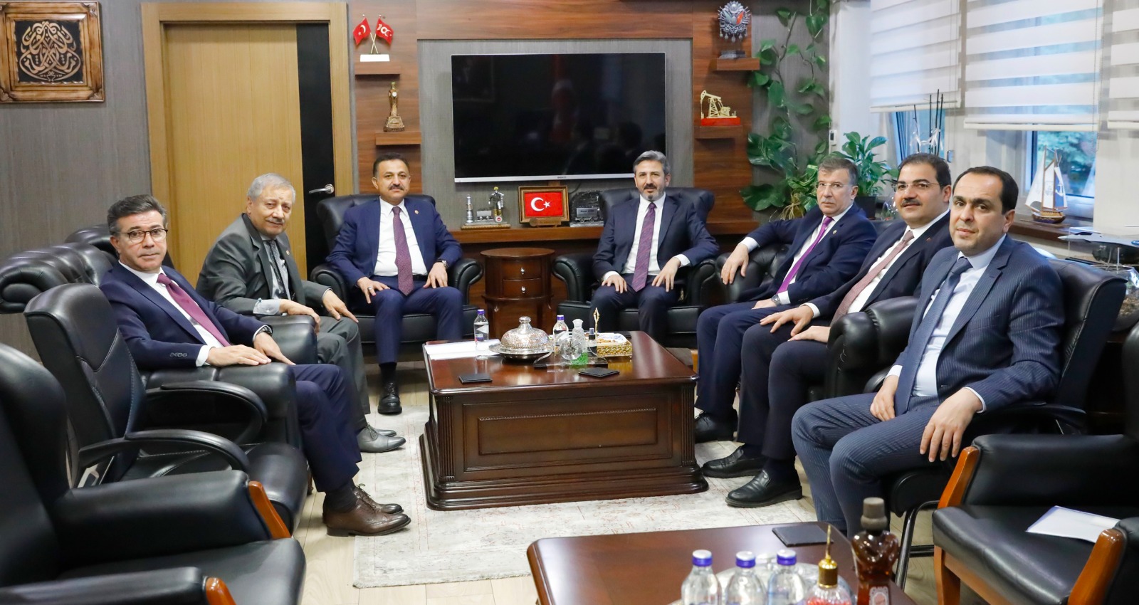 Başkan Bucak'tan müjdeler! Ankara'dan eli boş dönmüyor...
