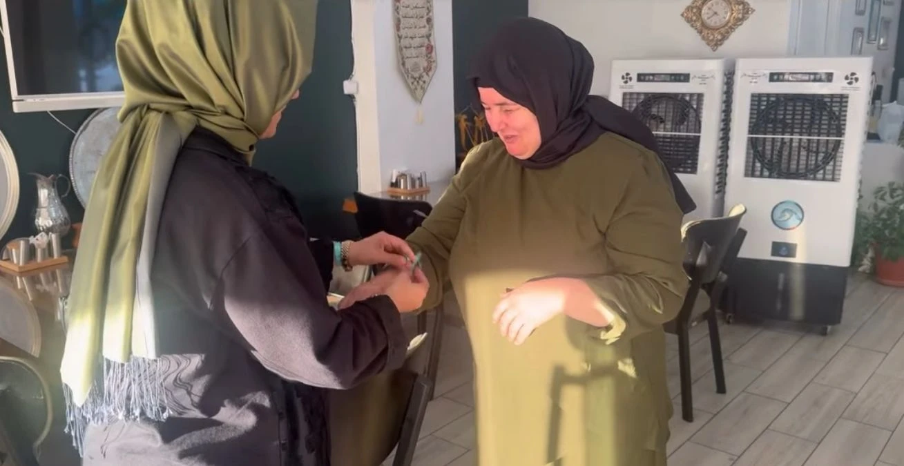 AK Parti Şanlıurfa'dan anlamlı destek! Mavi kurdelelerini taktı...