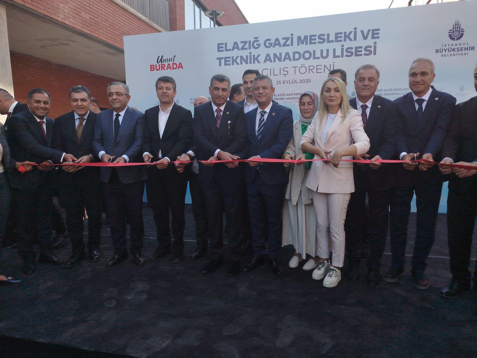 Özgür Özel Elazığ’da konuştu