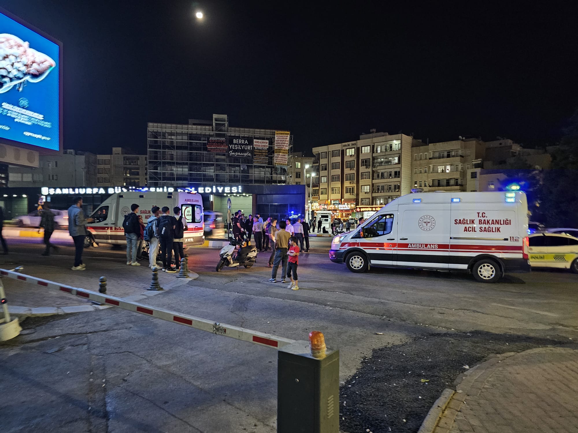 Şanlıurfa'da kaza! Motosiklet 2 yayaya çarptı...