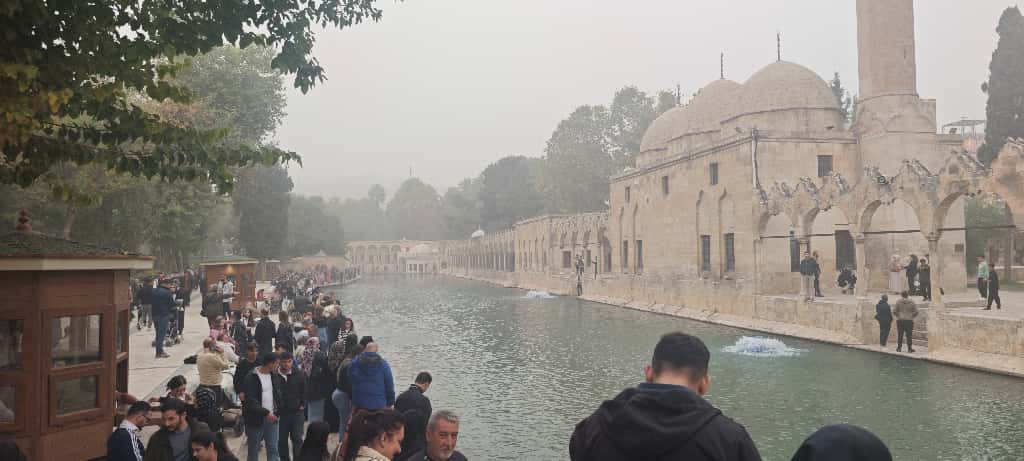 Yetkililer 'tedbirli olun' demişti... Balıklıgöl sevgisi sınır tanımıyor!