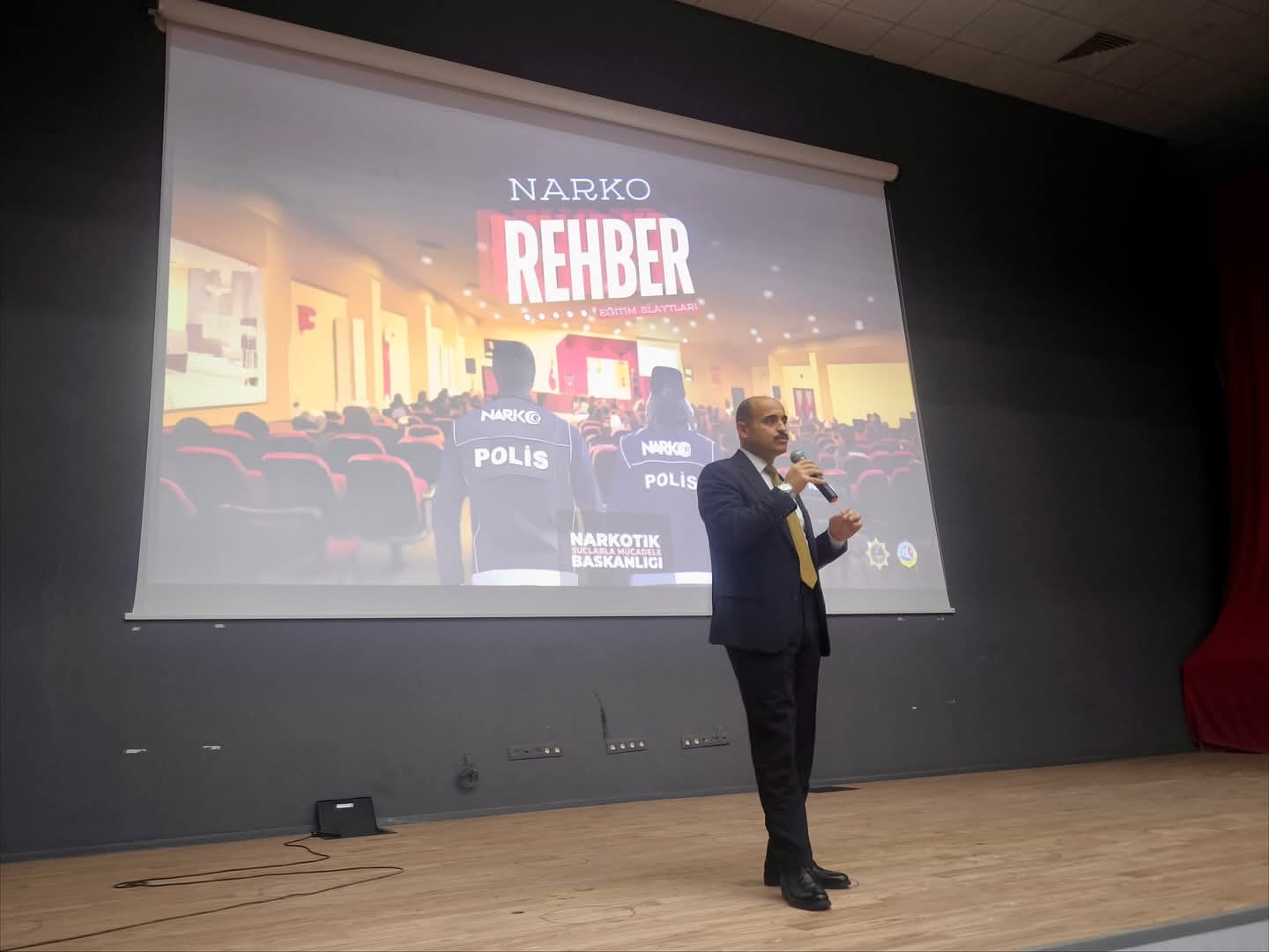 Akçakale'de toplumun kanayan yarasına parmak basıldı... Önemli seminer