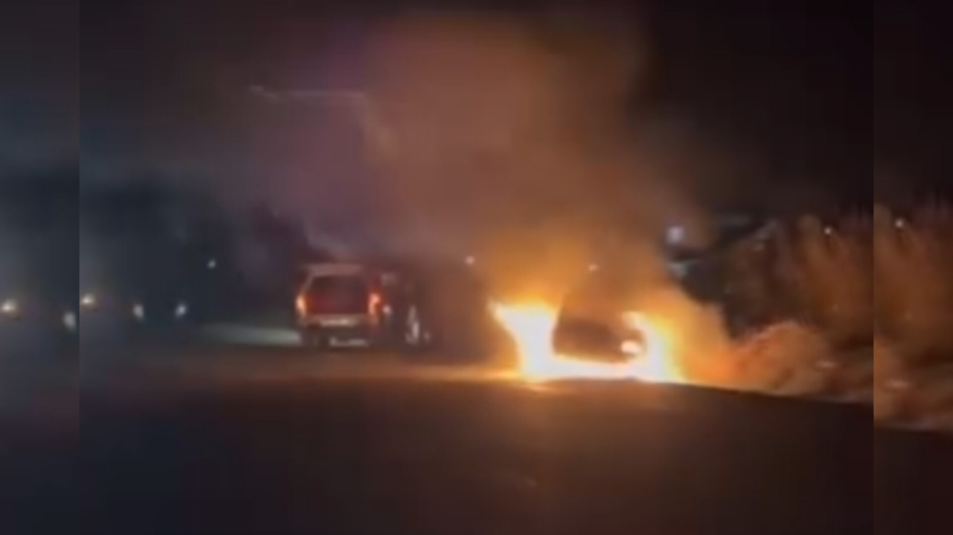 Şanlıurfa'da araç yangını! Kendi aracını yaktı iddiası