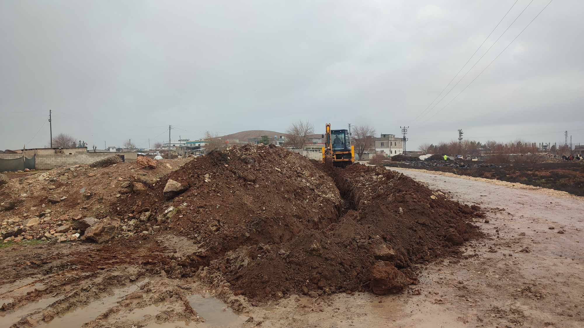 Şanlıurfa'da çamurlu yolların ötesinde merak uyandıran yeni yatırım... ASELSAN ekipleri geldi