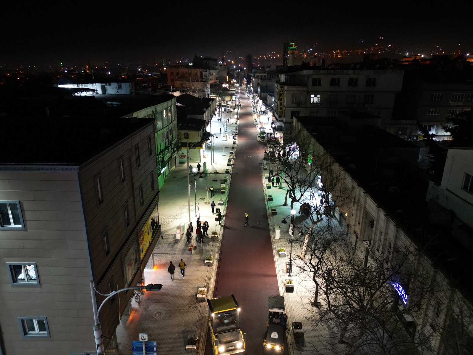 Divanyolu Caddesi yeni görünümüne kavuştu... Cadde boyu renkli asfalt