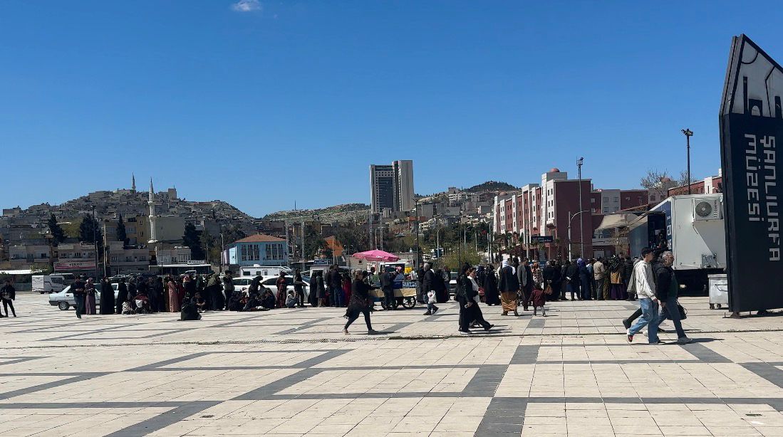 Şanlıurfa’da sosyal yardım yoğunluğu! Mobil hizmet de yetersiz kaldı