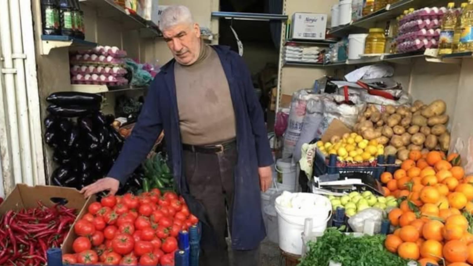 Şanlıurfa'nın sevilen ve gerçek bir esnafıydı... 'Bakkal Kaya' son yolculuğuna uğurlandı