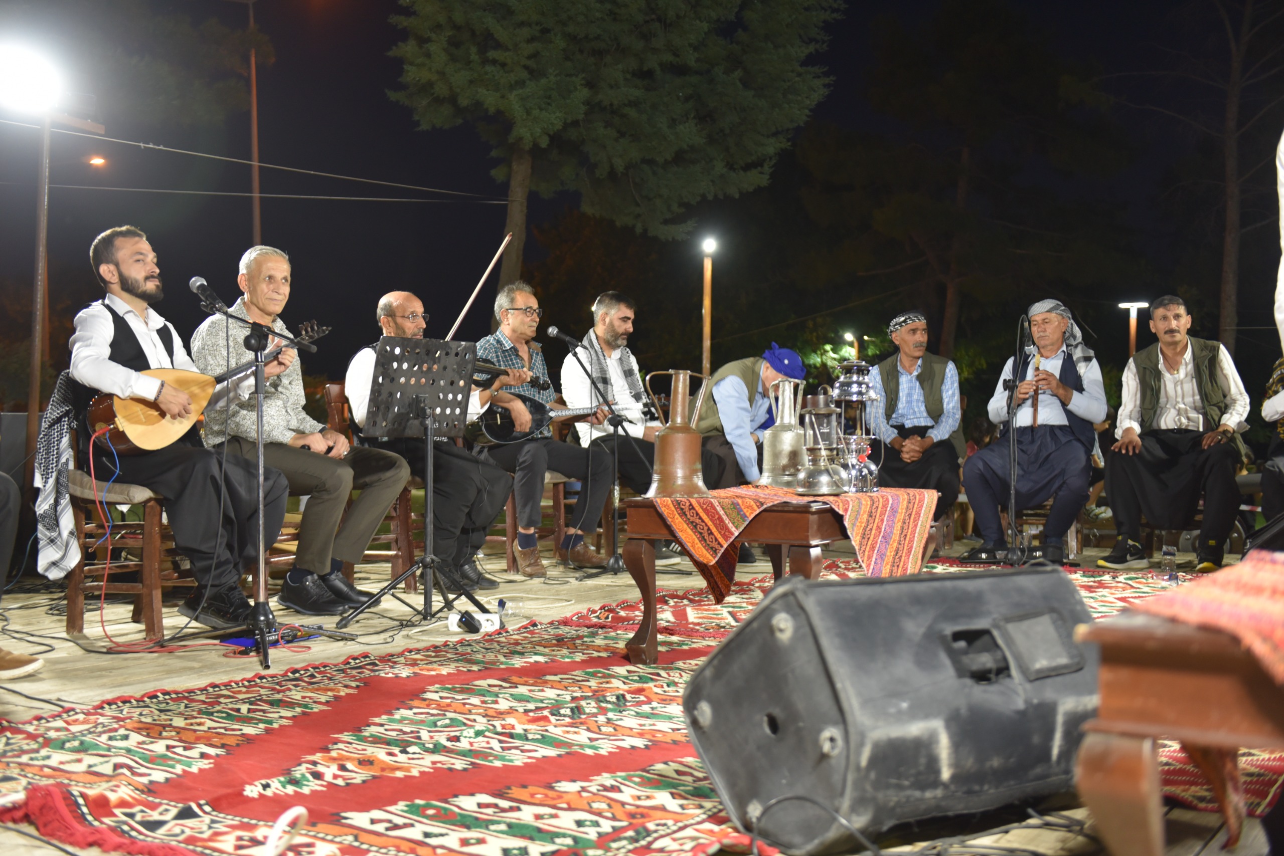 Unutulmaz bir gece... Siverek Kalesi'nden dengbejlerin sesi yükseldi