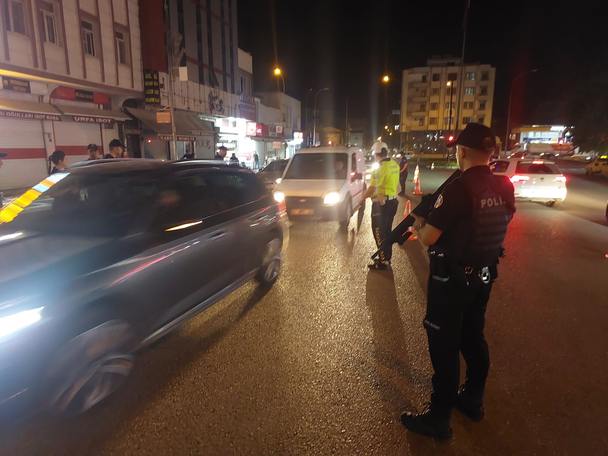 Şanlıurfa'nın ilçesinde dev uygulama: İl Emniyet Müdürü de katıldı