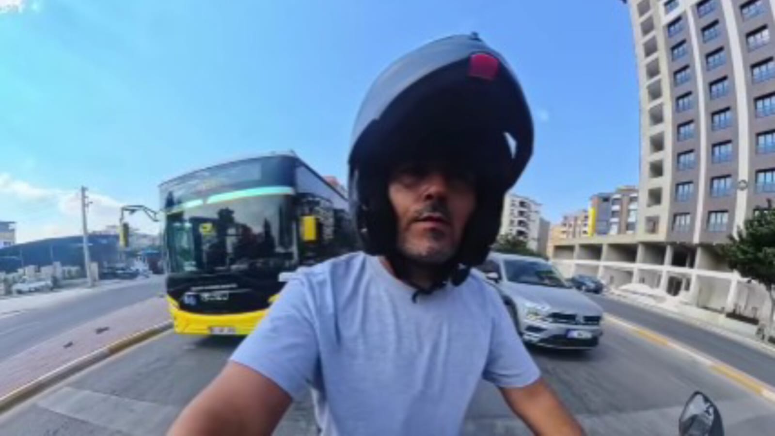 Şanlıurfa'da halk otobüsü şoförünün kural ihlali kamerada... Verdiği yanıt şaşırttı