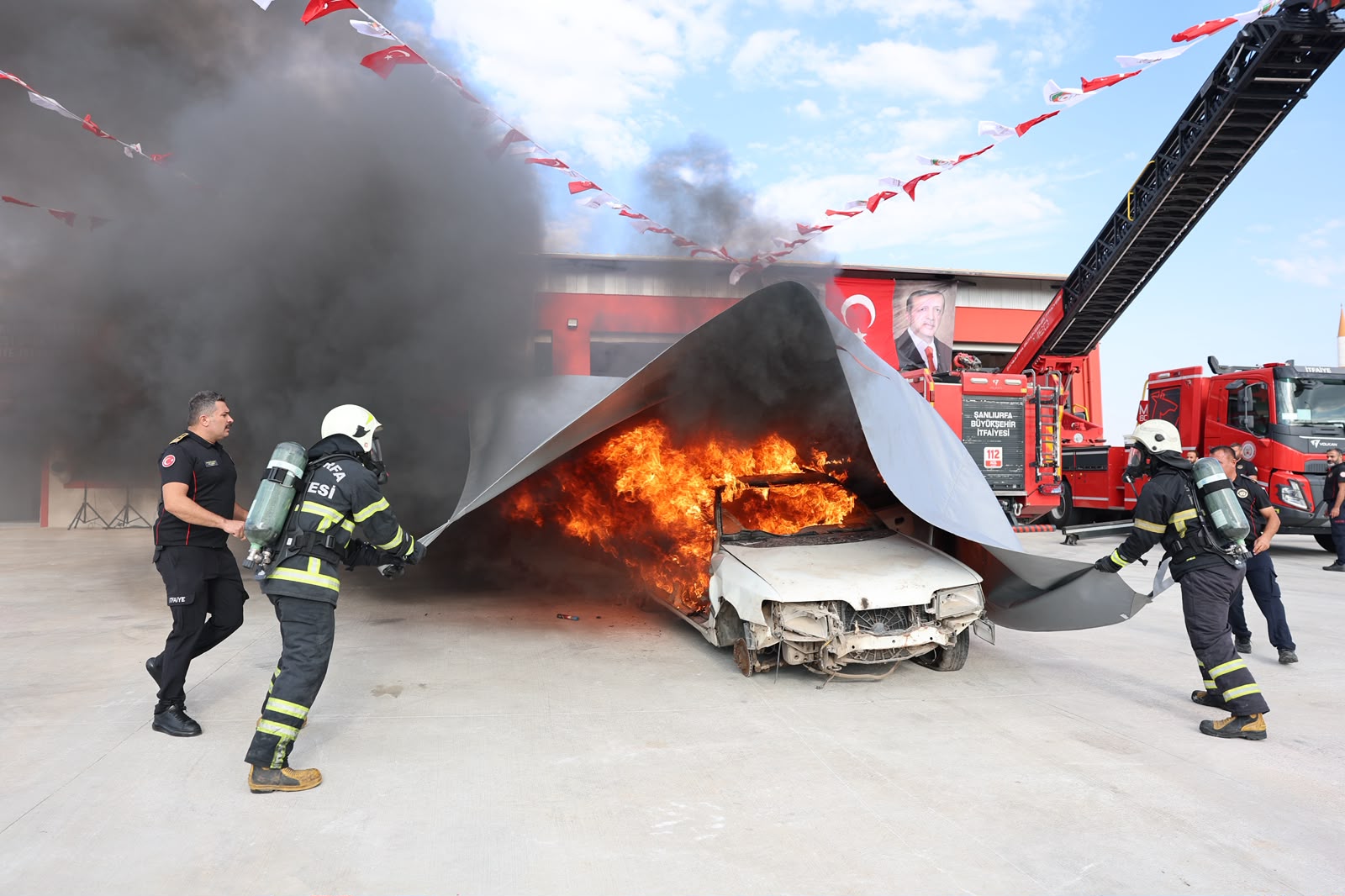 Yeni itfaiye istasyonu ve ŞUAK binası hizmette: Açılışta tatbikat...