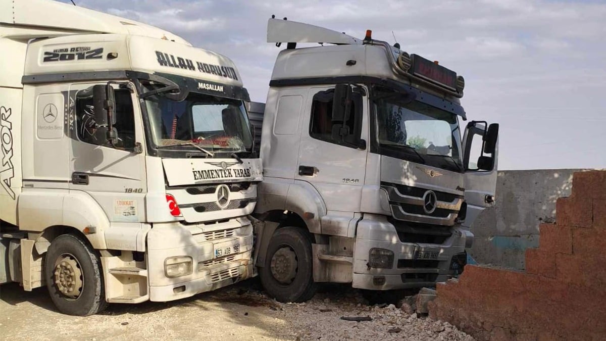 Şanlıurfa’da kontrolden çıkan tırlar çarpıştı