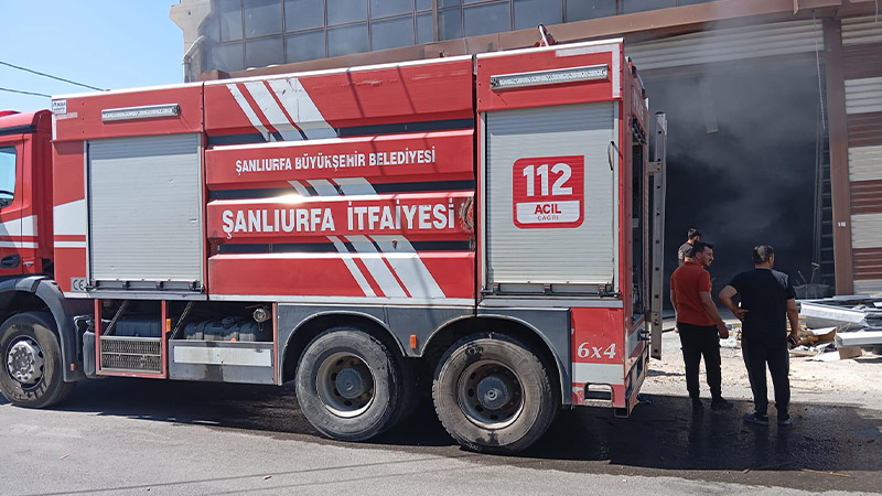 Şanlıurfa’da fabrika yangını: Facia önlendi