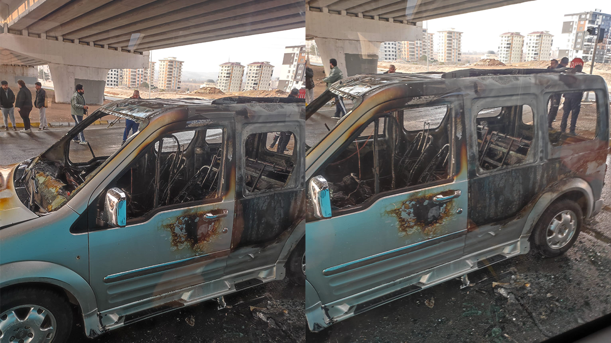 Şanlıurfa’da otomobil seyir halindeyken alev aldı! Küle döndü