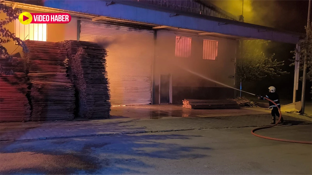 9 araç, 27 personel seferber oldu! Şanlıurfa’da korkutan yangın…