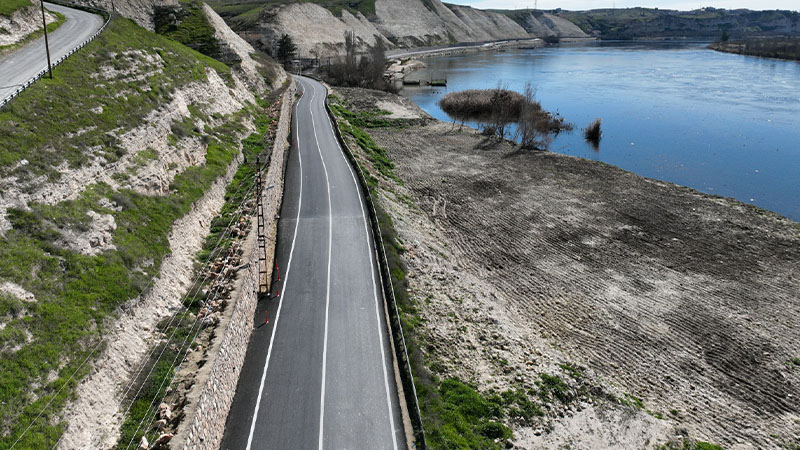 Halfeti ve Suruç'ta yollar yenilendi