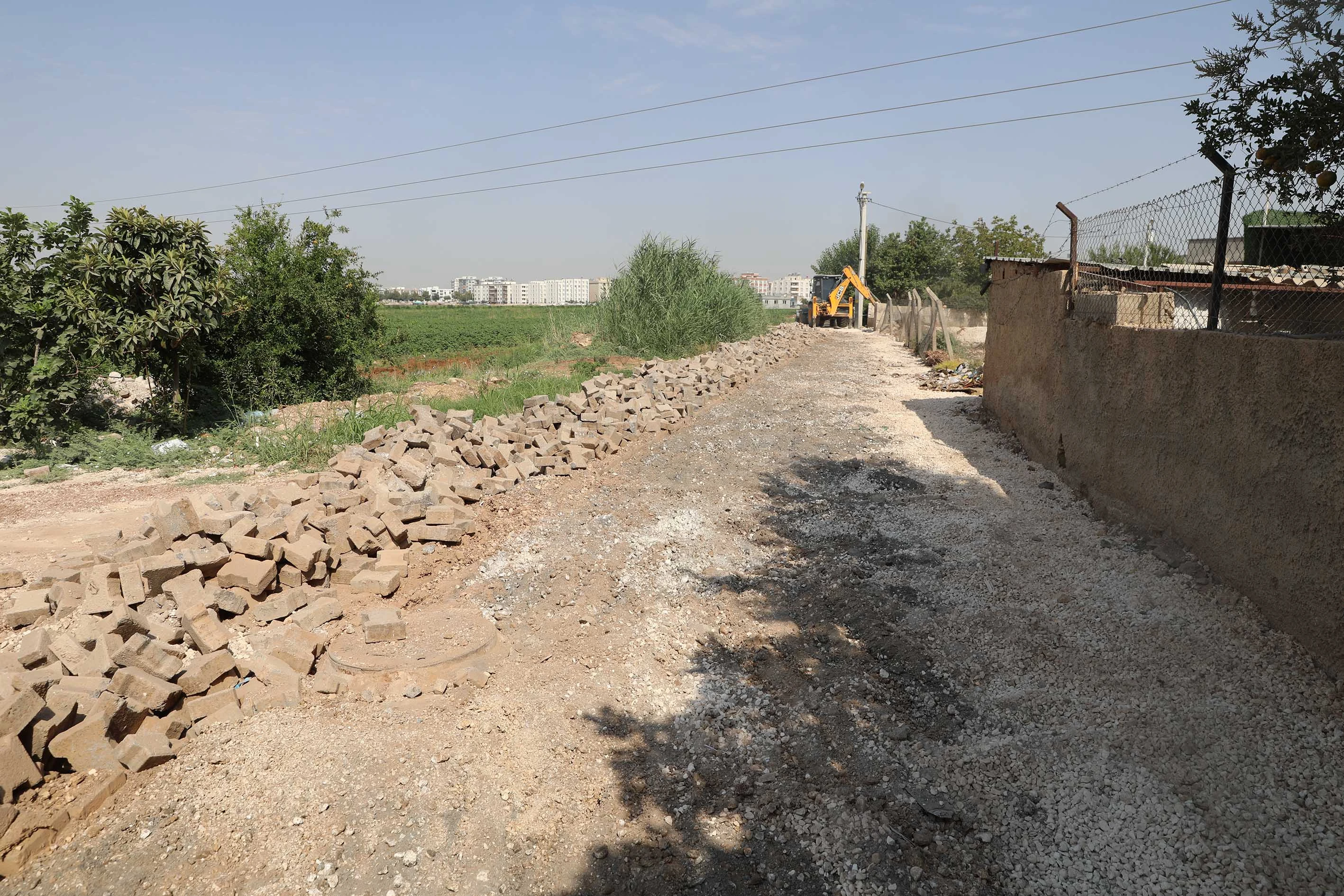 Haliliye'de ulaşım ağı güçleniyor: Yollar yenileniyor