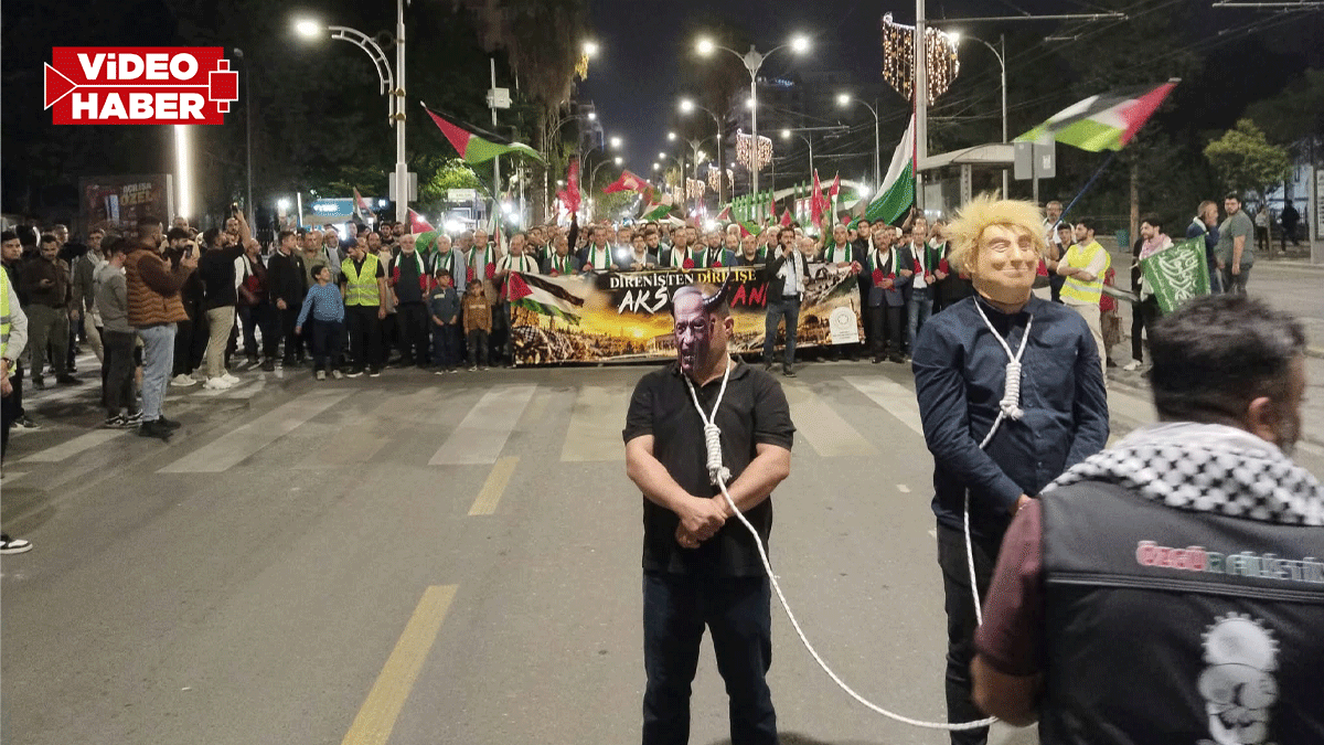 Şanlıurfa’da Trump ve Netanyahu’nun elleri bağlanıp boyunlarına ip geçirildi