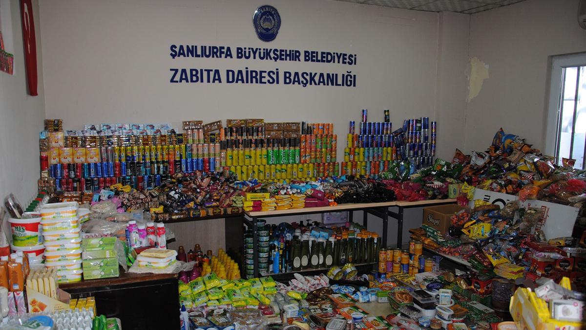 Şanlıurfa'da raflardan "zehir" toplandı! Bebek bisküvisinden tavuğa kadar...