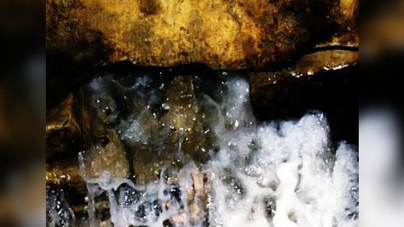 Zemzem suyunu mikroskopta inceledi:10 kat daha fazla mineral var