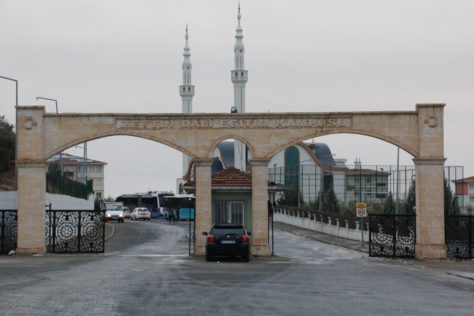 Şanlıurfa’da 5 bin öğrenci burada okuyor! Zeytindalı Kampüsü dağıtılacak mı?