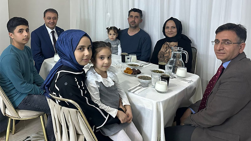 Vali Şıldak, hane ziyaretlerini sürdürüyor